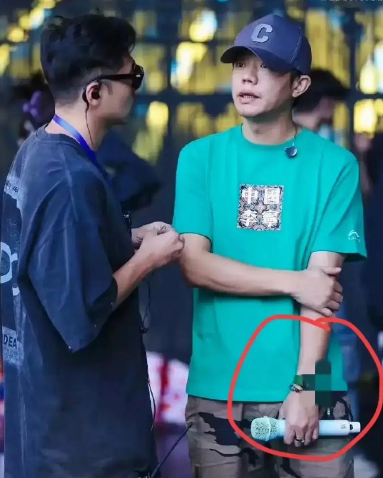 水木年华没了我忍了
羽泉组合没了我也忍了
如果凤凰传奇也要没了，我可能真的忍不住