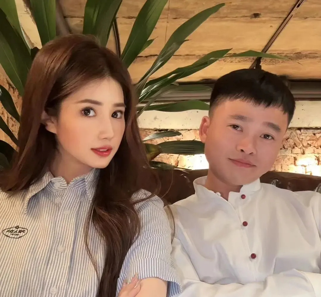 奥运冠军谢瑜闪婚娶网红











天呐！奥运冠军谢瑜结婚了？对象居然