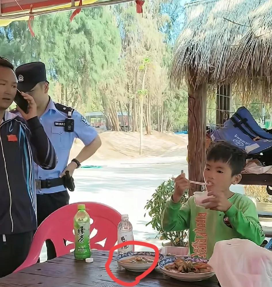 看到10岁男孩海上漂一夜上央视新闻，我下定决心对孩子做3件事！
第一，无论任何时