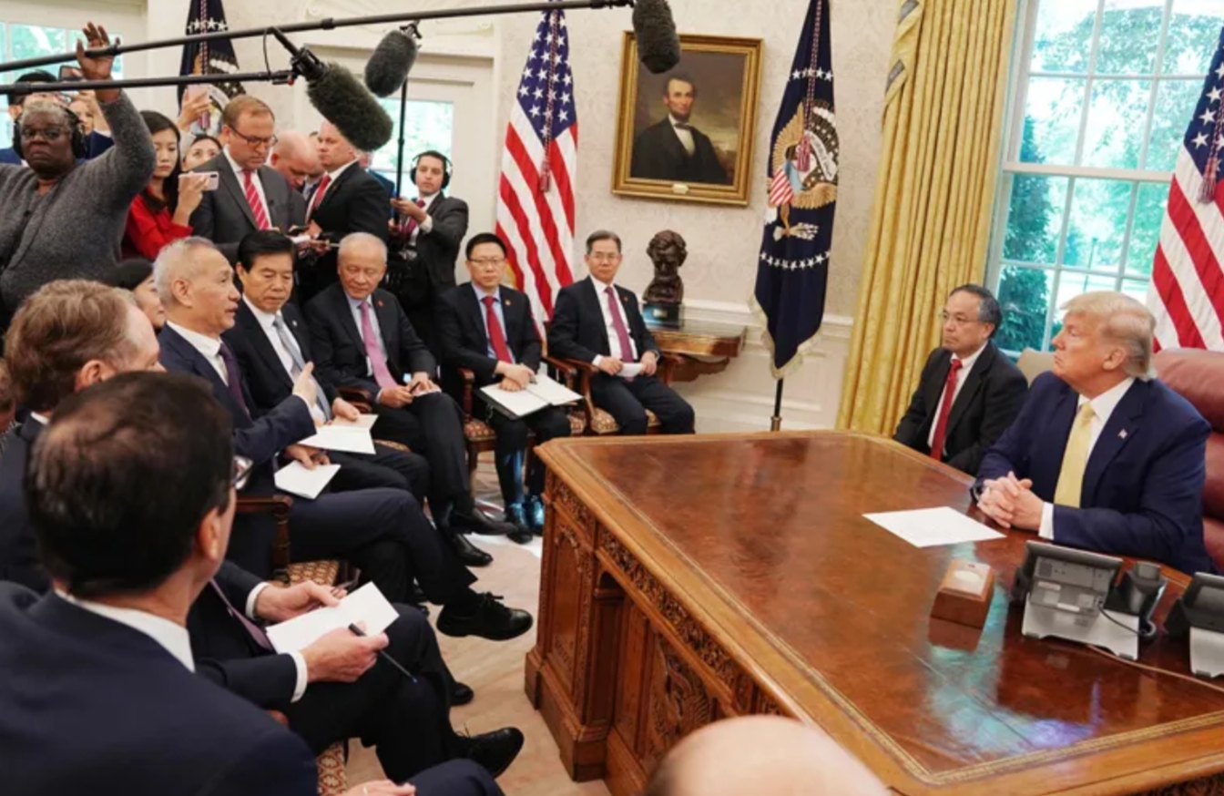 特朗普提出了所谓中美谈判的时间表，如何分析呢？一个想法是，不妨参考一下特朗普第一
