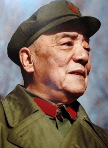 [中国赞]1987年，时任军委副主席的杨尚昆访问法国，谁知他的专机竟被法国人暴力