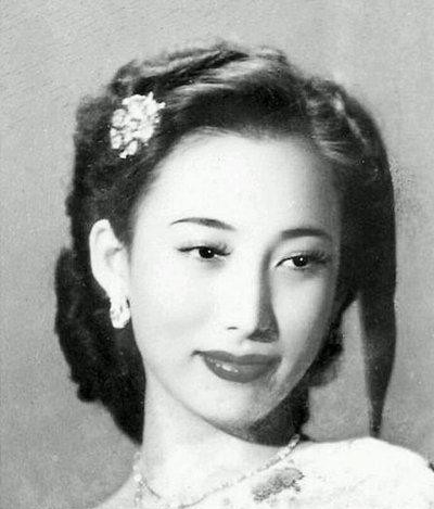 民国初年，李烈钧看上了好兄弟龚永的夫人华世琦。一天，李烈钧给了龚夫人2万大洋，说