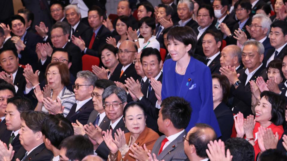 高市早苗的“日本又回来了”，是想回到哪里：1937还是1973？
