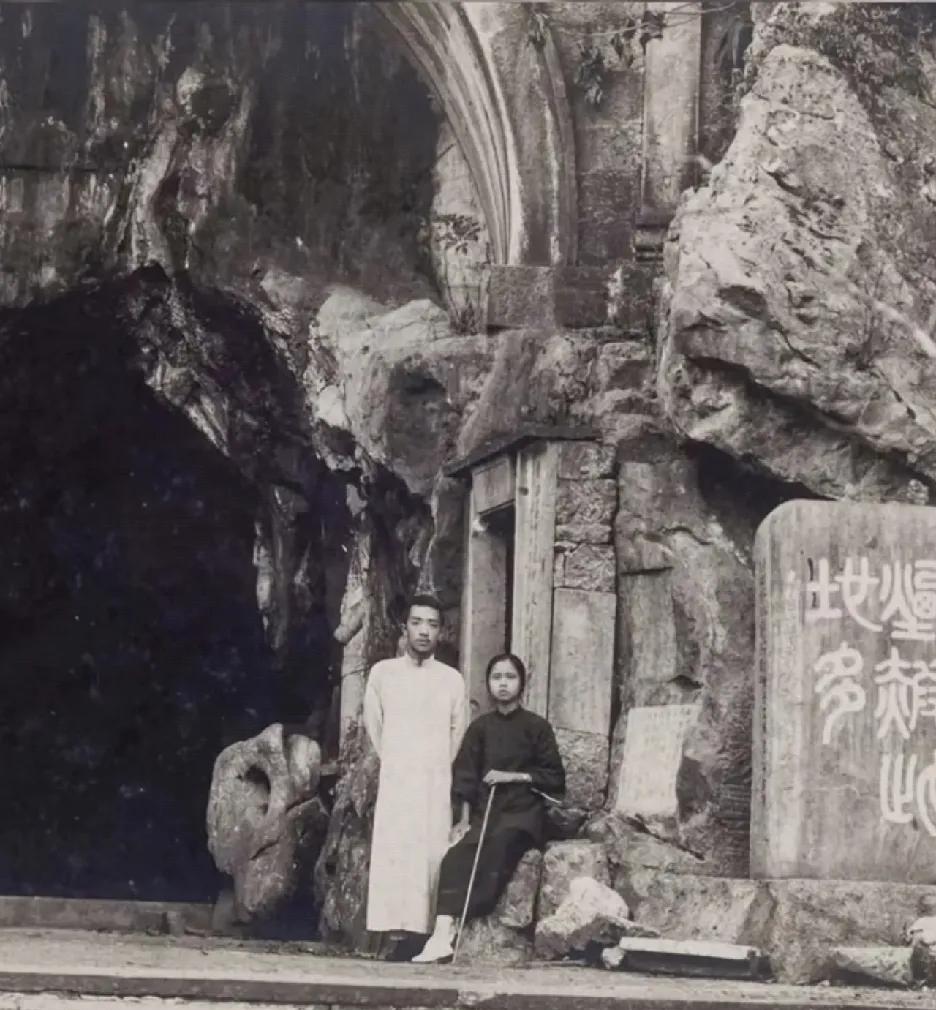 1923年夏天，杭州烟霞洞迎来了一段缠绵悱恻的故事。胡适，这位新文化运动的旗手，