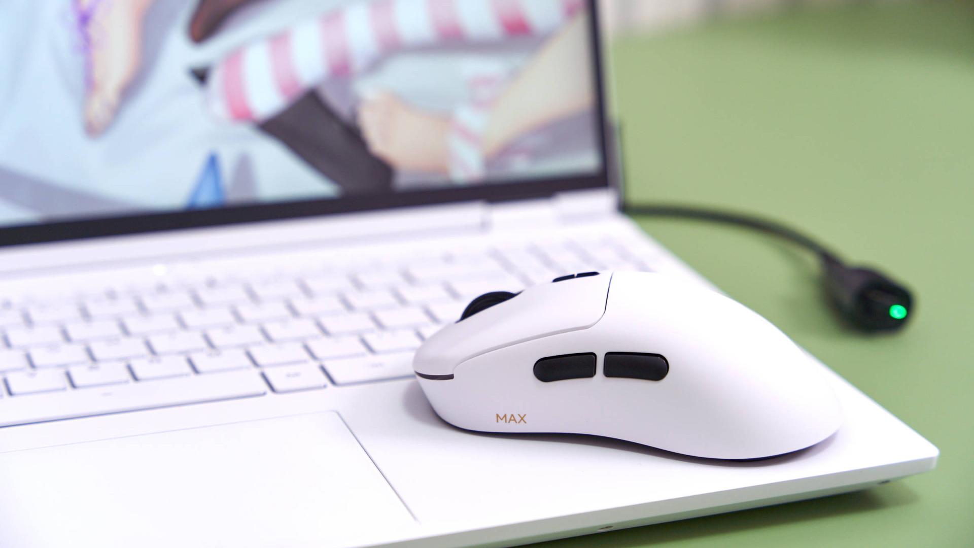 王牌右手电竞利器，雷柏VT3系列双8K无线鼠标降维来袭