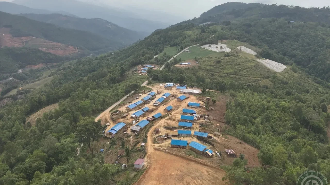 百姓回村，果敢同盟军帮忙重建家园











---







