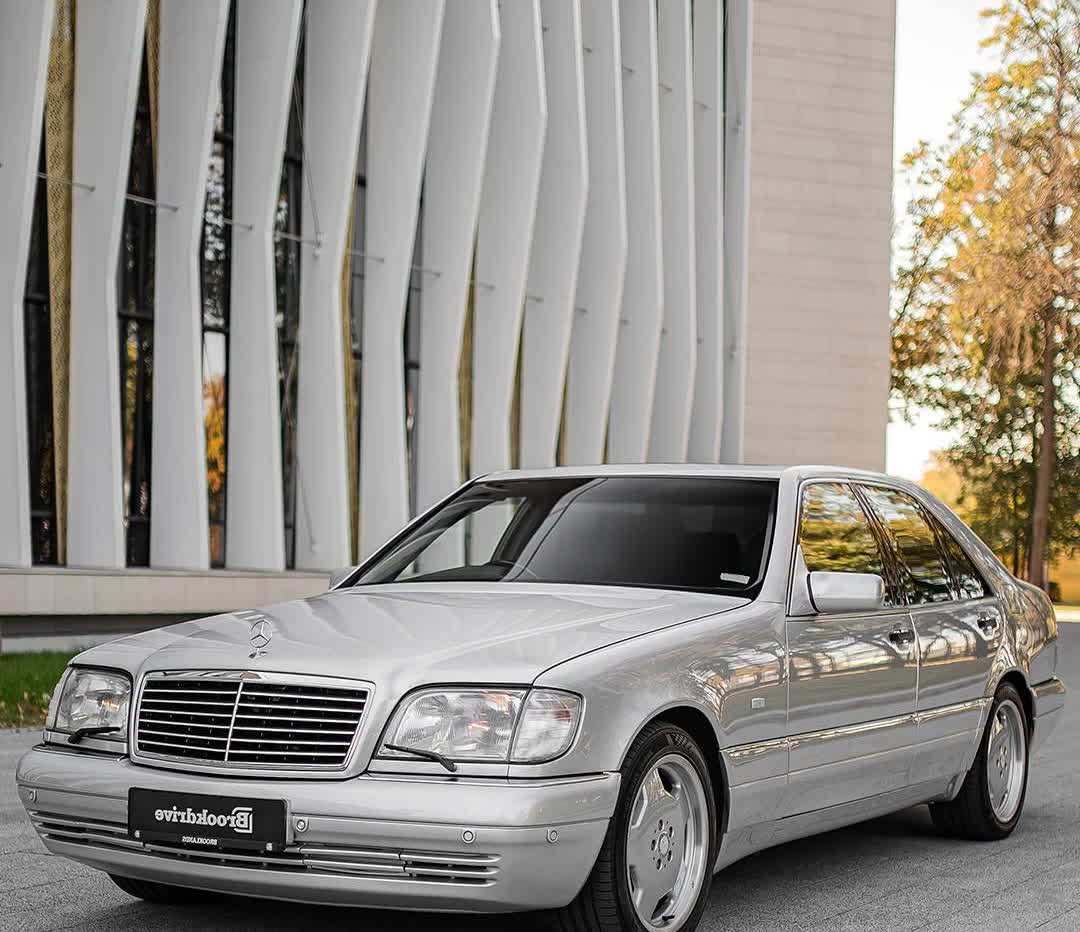 银色的大奔很有韵味
Mercedes-Benz S600 W140﻿
国外老