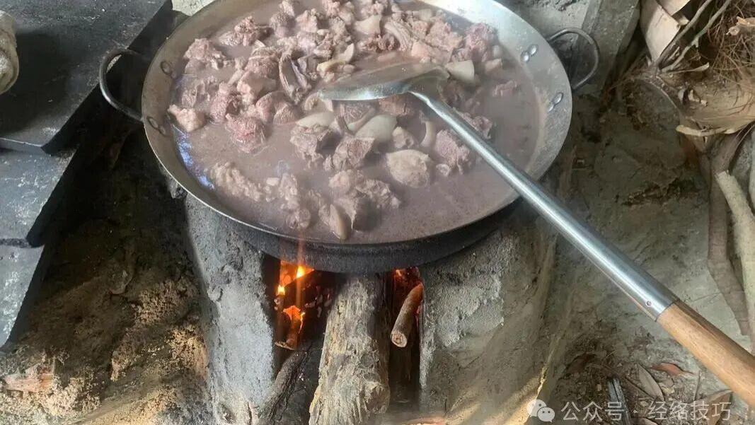 冬天吃完炖肉，别忘了“推一推”小腿这处！脾经通了，营养更容易补得进去！