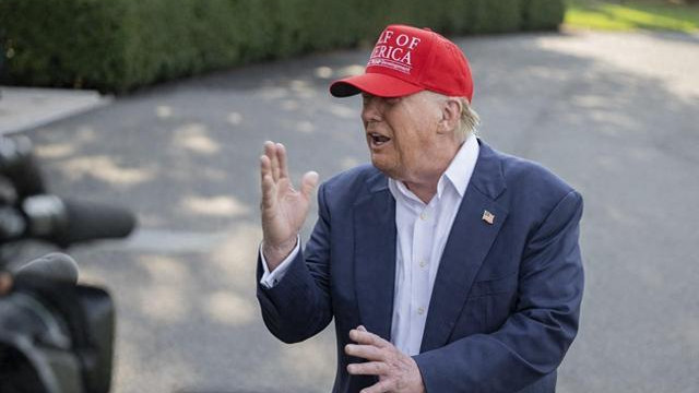 越南上演屈辱一幕？跟美国达成协议，关税20%，转口商品40%