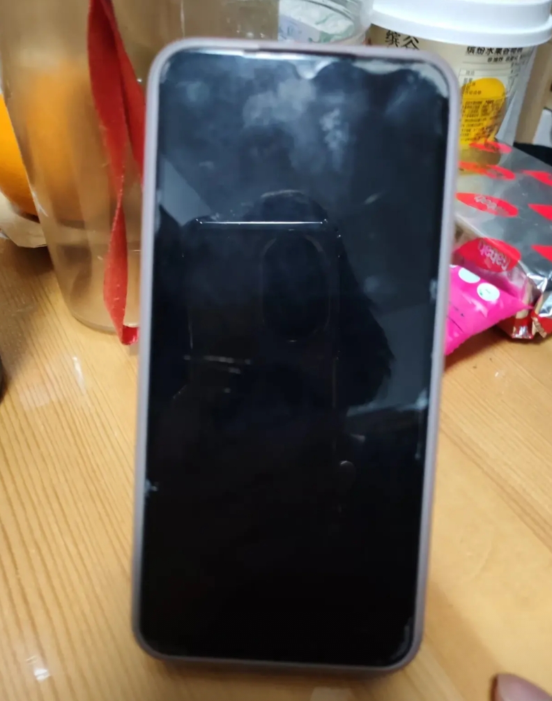 必须吐槽吐槽，我这个荣耀200比我的华为note5差远了。

上当了，当初就贪图