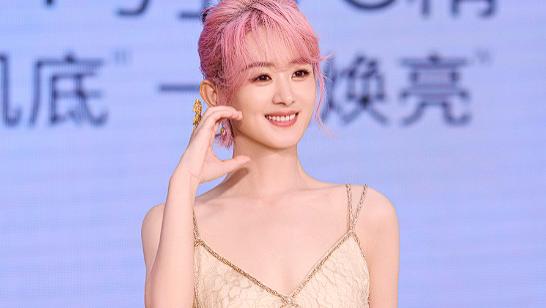 赵丽颖被爆恋情后首露面，谁注意她说的话？感情态度一目了然