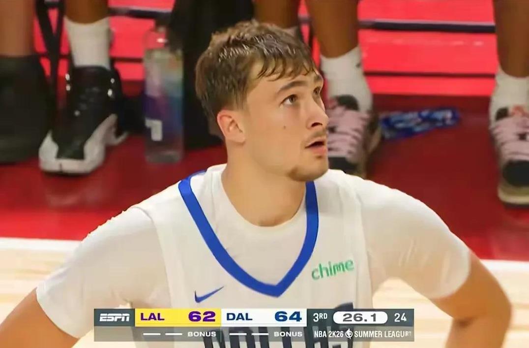 状元秀也不过如此！首秀21投5中，还不如杨瀚森
NBA状元秀弗拉格迎来夏季联赛首