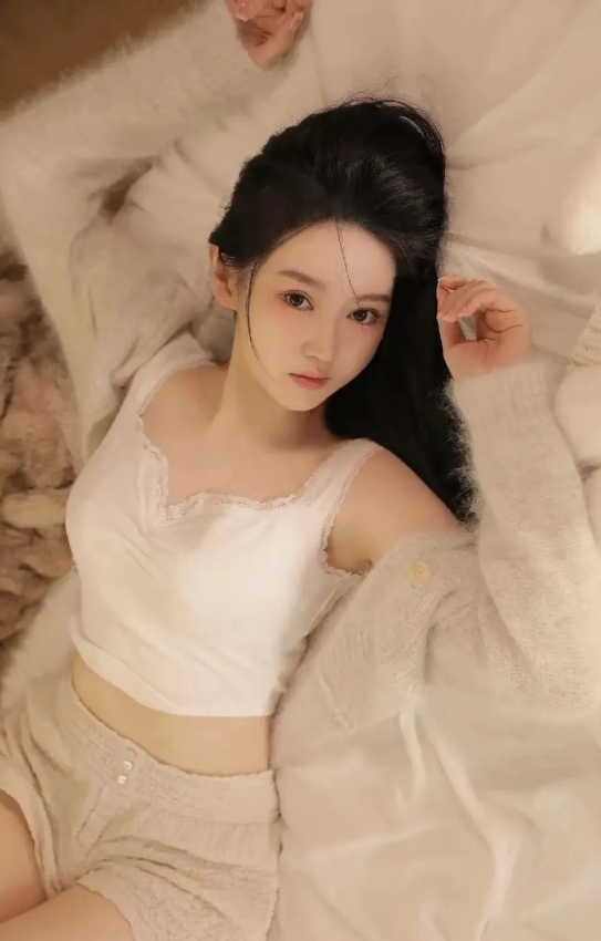 我和媳妇是相亲结婚的！
一开始我对她没什么感觉，可能同样是单身久了，我们竟然也能