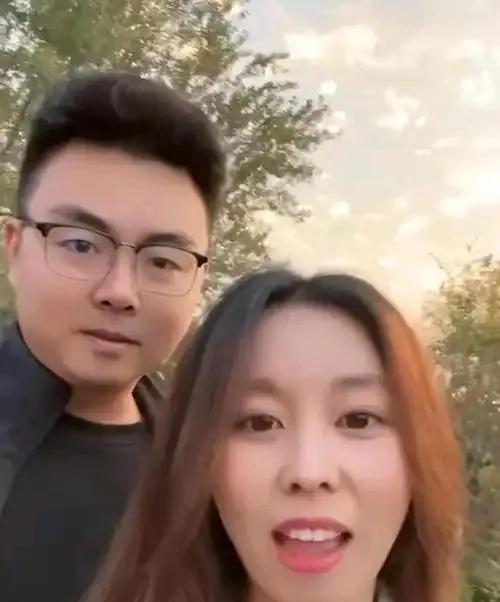 我问我老公：
为什么最后田静一家成了最大赢家？
我老公说：田静一开始就懂得利用流