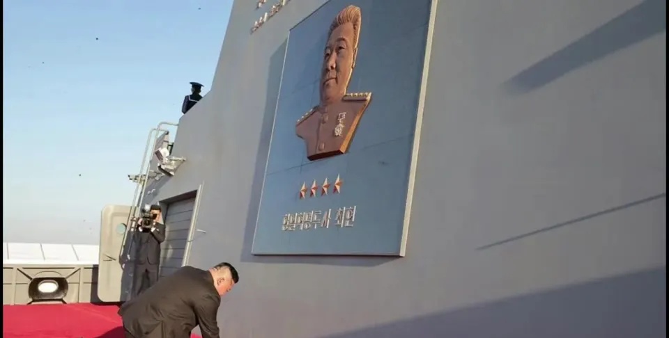 朝鲜第三艘“崔贤”级5000吨驱逐舰高调官宣开工，引发了不少网友的热议。


