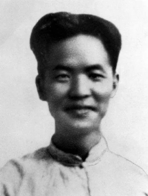 1933年5月，邓中夏被抓捕后，始终没有暴露身份。突然，叛徒林素琴高喊：“他就是