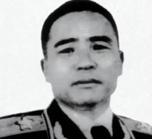 1937年3月，祁连山石窝山那场血战，西路军几乎拼光了。才19岁的王定烈，被一颗