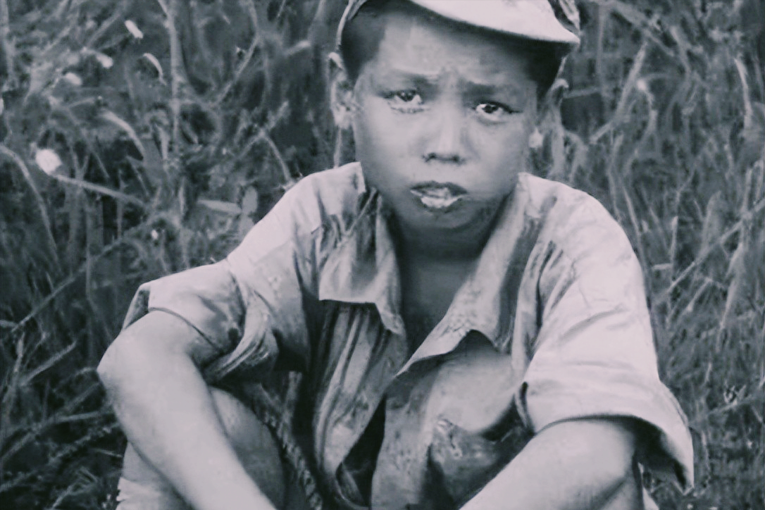1936年，马家军要枪毙一个12岁的小红军。谁料，小红军说：“你们用大刀砍死我吧