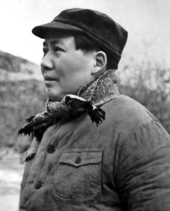1953年的2月15日大年初二，毛主席一行人从北京出发，专列经过河北、河南一路开