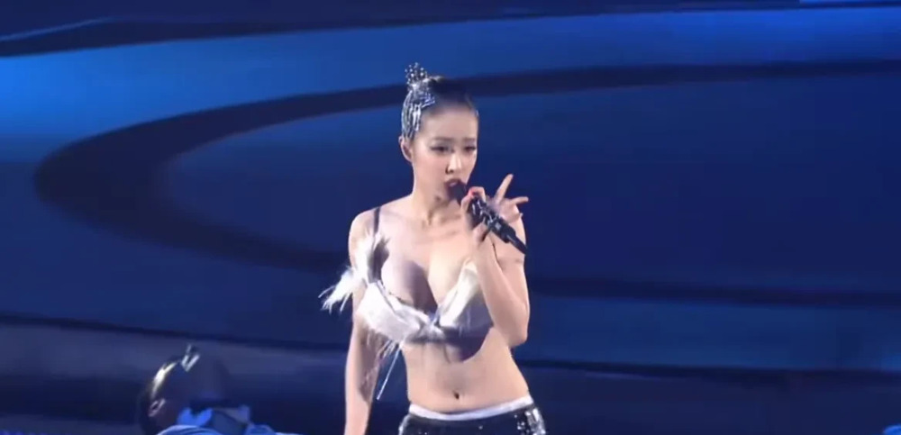 蔡依林演唱会造型引争议











我的天呐！蔡依林演唱会现在真是让人
