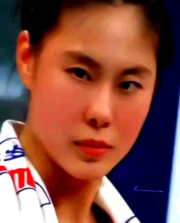 承诺说撕就撕？

肩伤没好，机票先买。

王思雨本来在澳洲养肩，队里说“