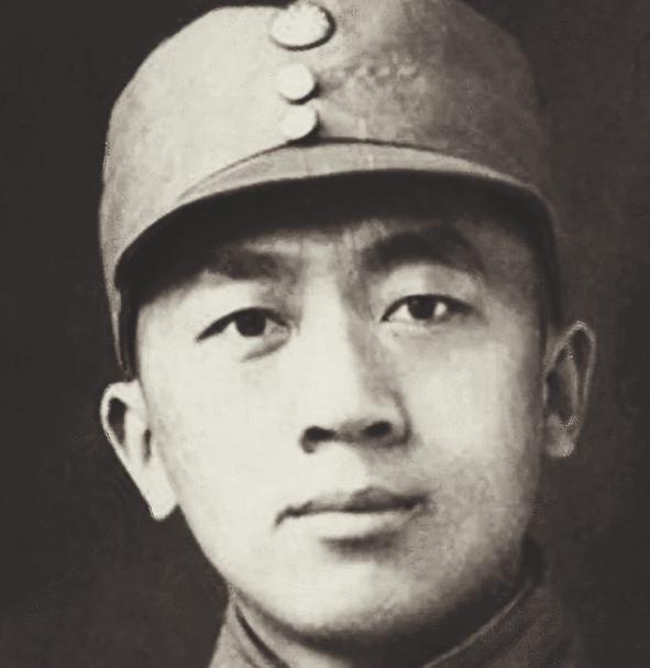 1944年，潜伏在日寇“心脏”的地下党施亚夫刚回到家，伪副师长的妻子就找到了他，