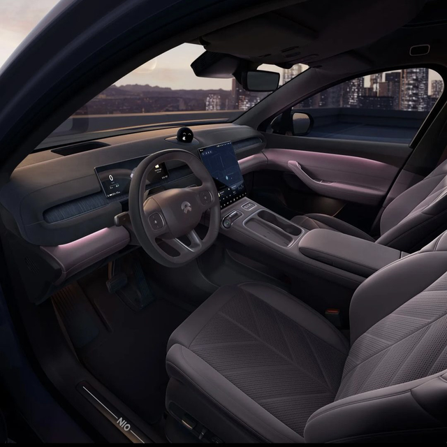 主驾座椅舒适度问题
提车也近一个月了。总觉得es6的座椅坐着不太舒服，买了官网腰