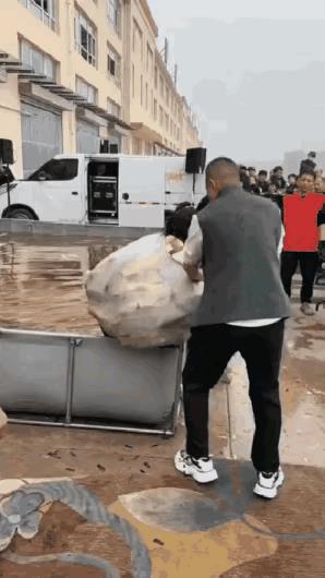 贪心不足蛇吞象！一个简简单单的捕鱼游戏便将人的贪婪暴露无遗！