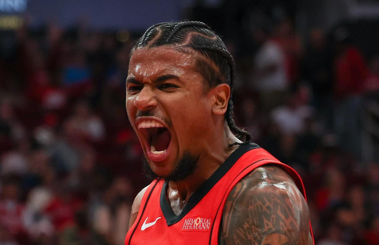 有球在手的杰伦格林就是全明星级别的球员。本赛季两次在场控球时间超过五分钟的比赛均