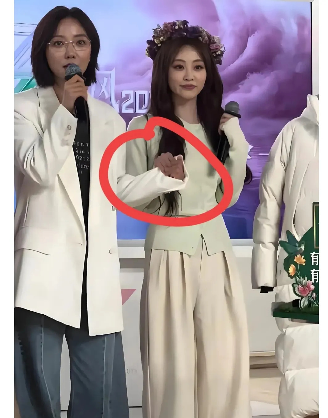 王珞丹祝绪丹浪姐结友谊











天哪，我真是不敢相信自己的眼睛！王