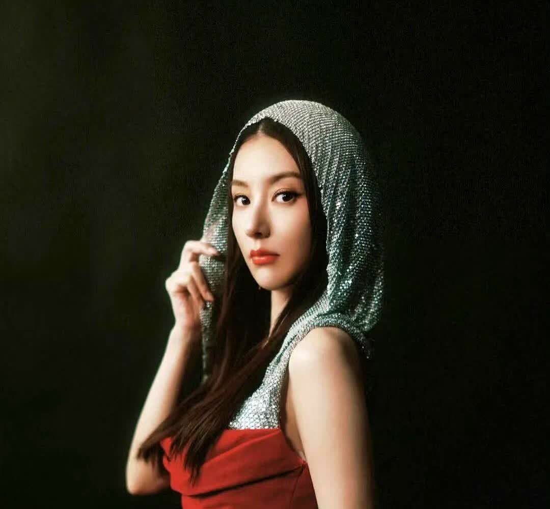不查不知道一查才

发现郭富城和方媛的相遇简直像电影剧本！

当时方媛在