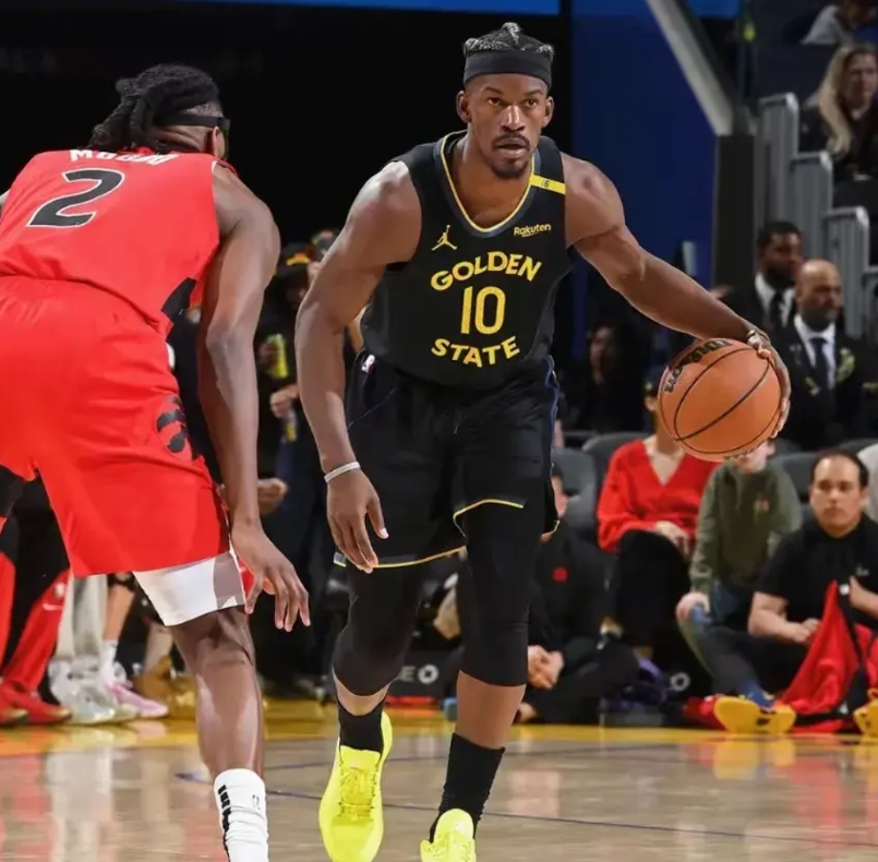 nba版的裁员裁到大动脉！巴特勒被莱利干掉后，热火直接自爆！阿德巴约原来不行。