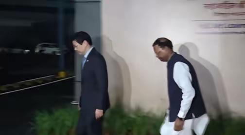 老毛病犯了，又开始漂了。
9月2号，新加坡总理黄循财到访新德里，就加强新加坡与印