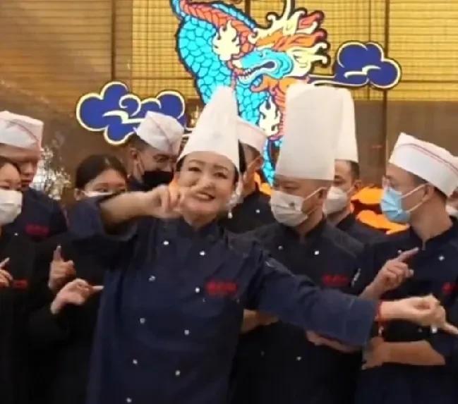 #晒图笔记大赛#
汪小菲麻六记深陷食品安全泥潭，这次能不能完美脱身就看汪小菲的啦