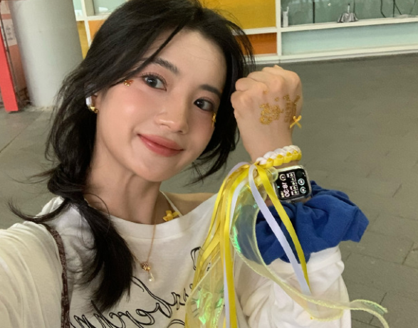 张雅钦鹿晗演唱会应援妆