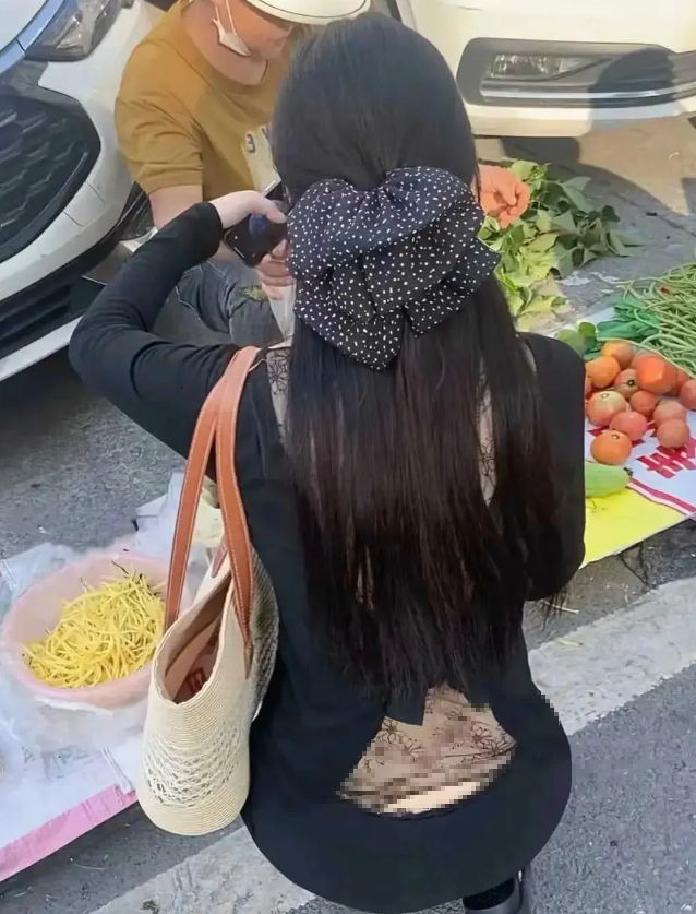 怎么每天都碰见她买菜？