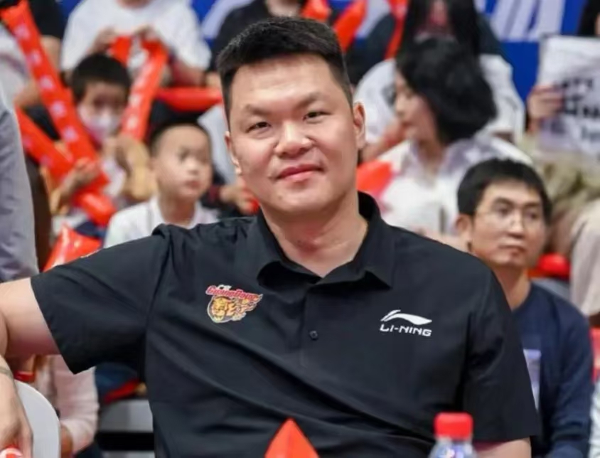 广东究竟需要什么类型的第四外援？萨姆纳固然好，蓝领中锋也许才是最优解