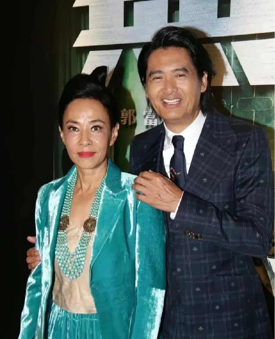 周润发和妻子神仙爱情











什么？周润发和他老婆居然是娱乐圈的模