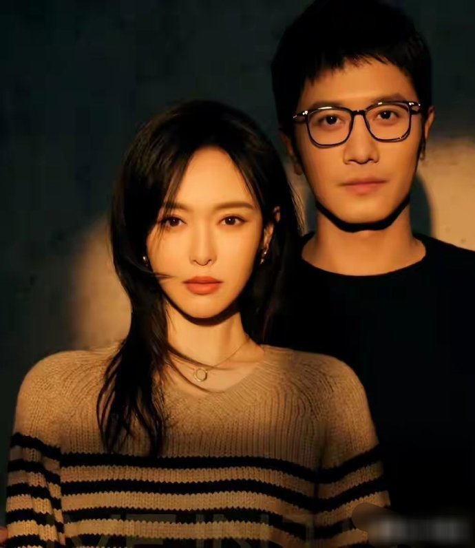 离婚传闻真相大白不到2月，唐嫣彭冠英官宣，打破粉丝的刻板印象。
两个月前，有关唐