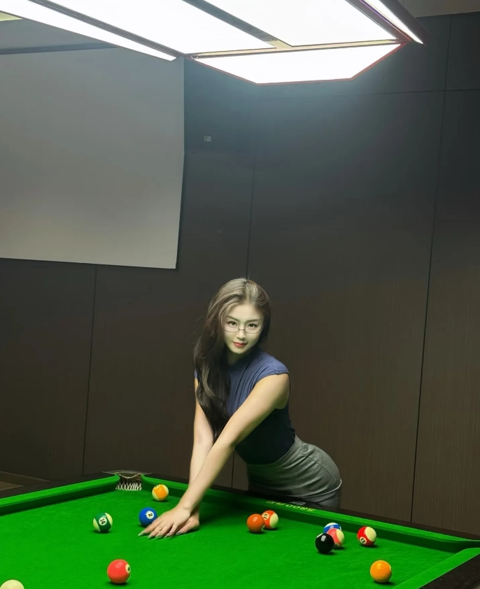 男朋友前任来看望未来的婆婆，我该怎么办？
男朋友的前任女友要来家里看望婆婆怎样办