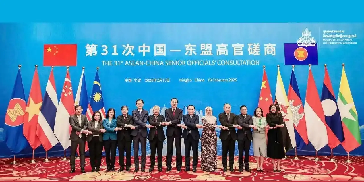 穷国力挺中国，美国霸权不灵了











你敢相信吗？130多个国家，
