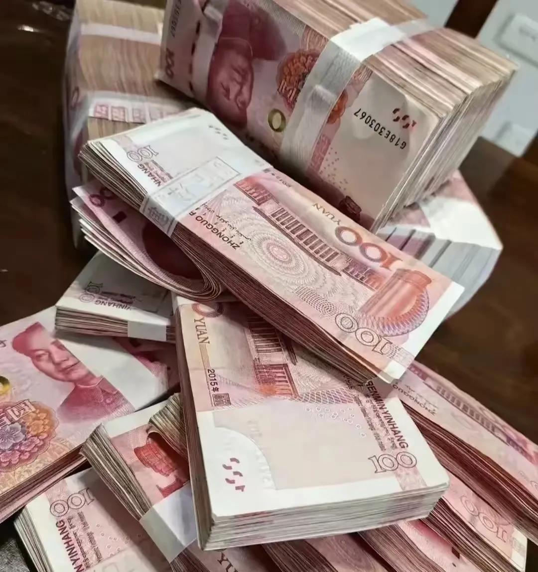 做自媒体，如何才能赚到钱
第一，脸皮厚，厚脸皮，这是基础
第二，表演，要把自己当