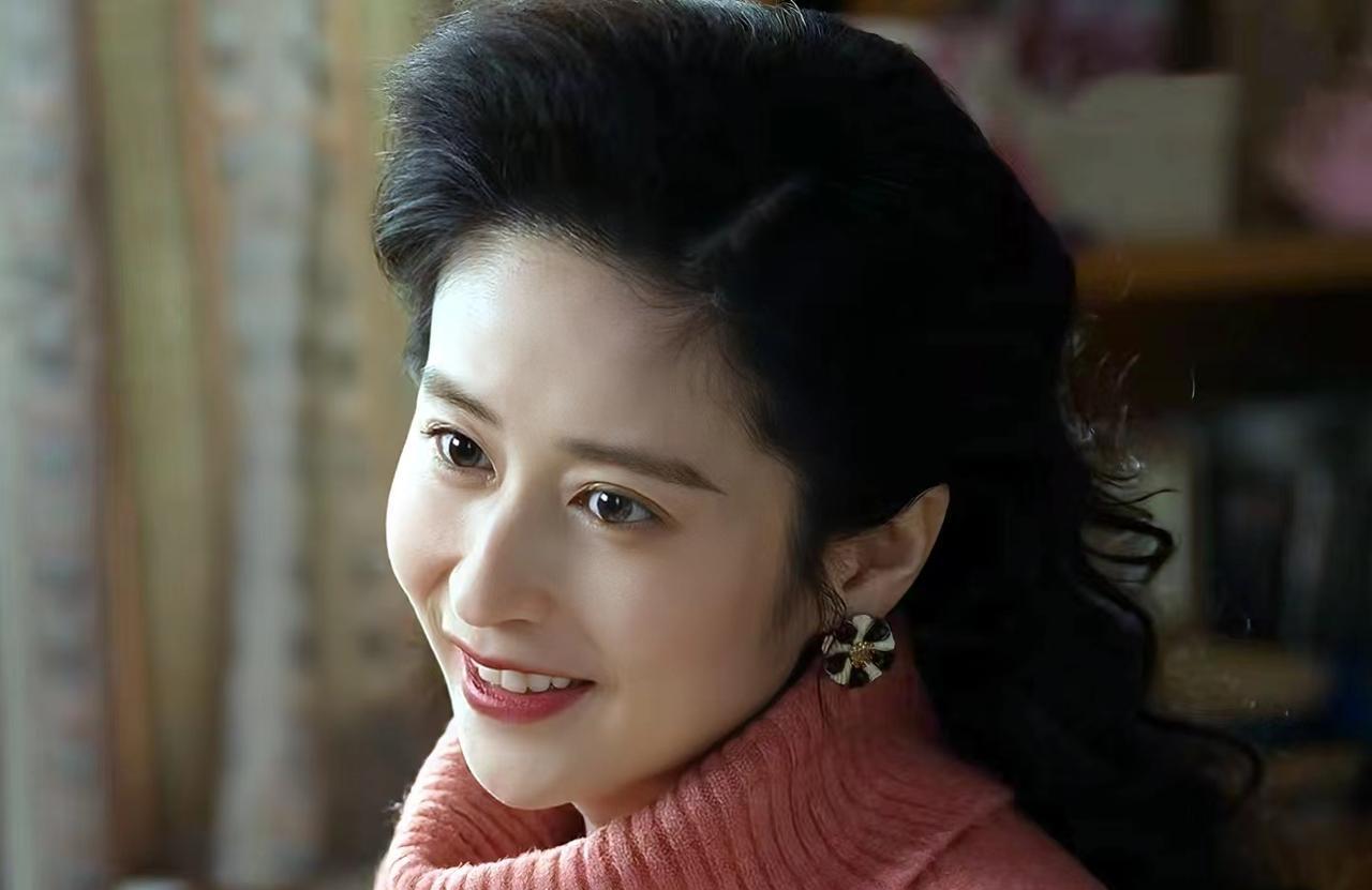 《六姊妹》：越来越觉得何老三的人品确实不错，何老六比她差远了！
老三何家艺虽然看