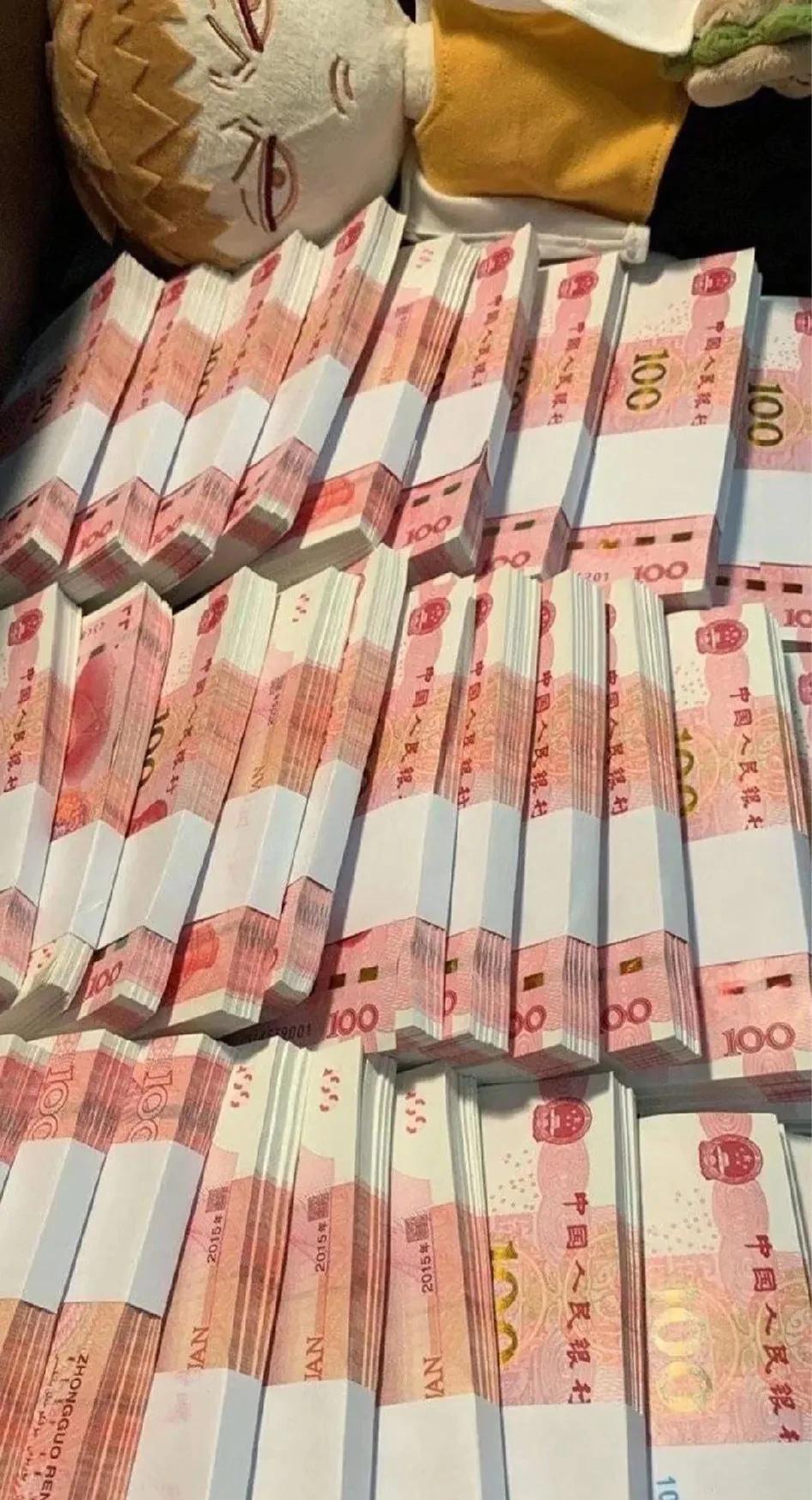 #中奖2000万你还会上班吗# 
天降横财，五一旅游