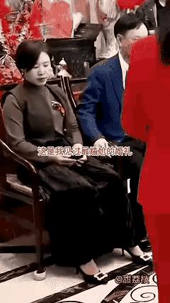 大喜之时，新娘敬茶，婆婆竟然当众摔杯。
结婚之日，无论新郎新娘还是双方父母都是大