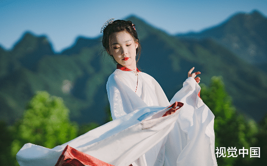 只因我说了一句话，爱女如命的爹却打了我一巴掌，直到他死后，我悟了