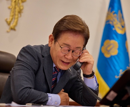 韩国绝不低头
当地时间13日，韩国总统李在明公开表示，在贸易谈判当中会把国家利益