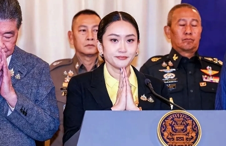 果然不出所料，泰国国王批准了佩通坦的内阁改组方案，释放出的支持信号很强烈！她，基