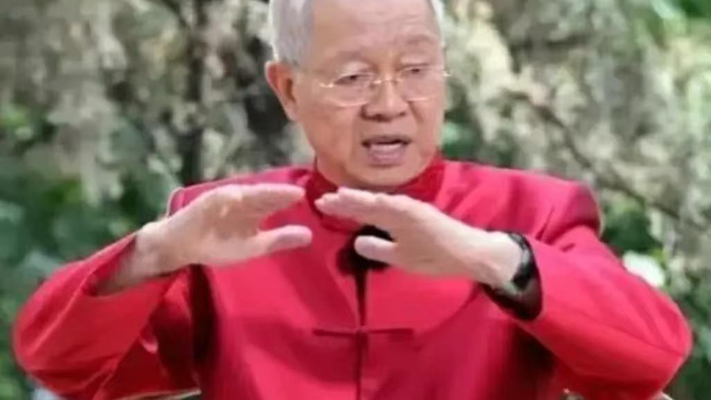 曾仕强先生：战胜自己的人，才有资格叫做强者。天底下最大的敌人就是你自己