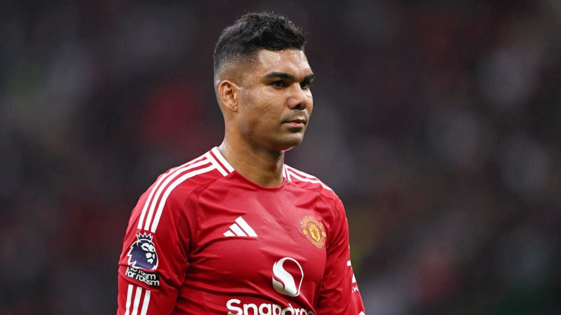 记者报道，曼联考虑为卡塞米罗提供1+1的续约合同，但球员需接受大幅降薪。
新合同